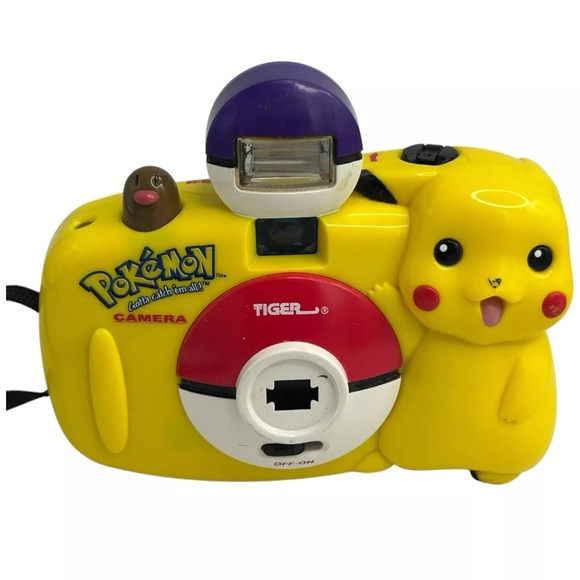 1999 Nintendo Pokémon Pikachu 35 mm Camera With Auto Flash